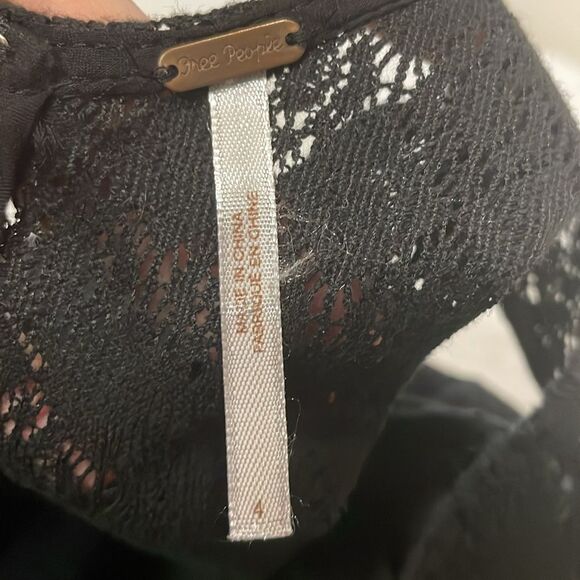 Free People- Black Lace Crochet Daisy Cutout Mini Sleeveless Skater Dress Size 4 - Picture 4 of 13